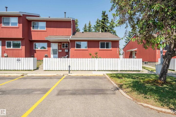 Property Photo:  10678 Beaumaris Road NW  AB T5X 3N4 