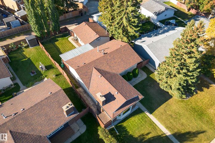 Property Photo:  720 Knottwood Road NW  AB T6K 1W5 