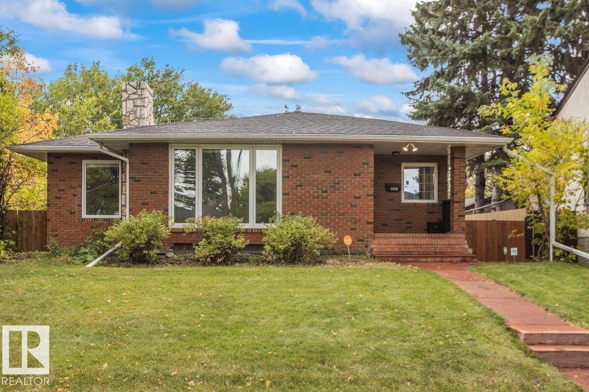 Property Photo:  11631 130 Street NW  AB T5M 1A7 