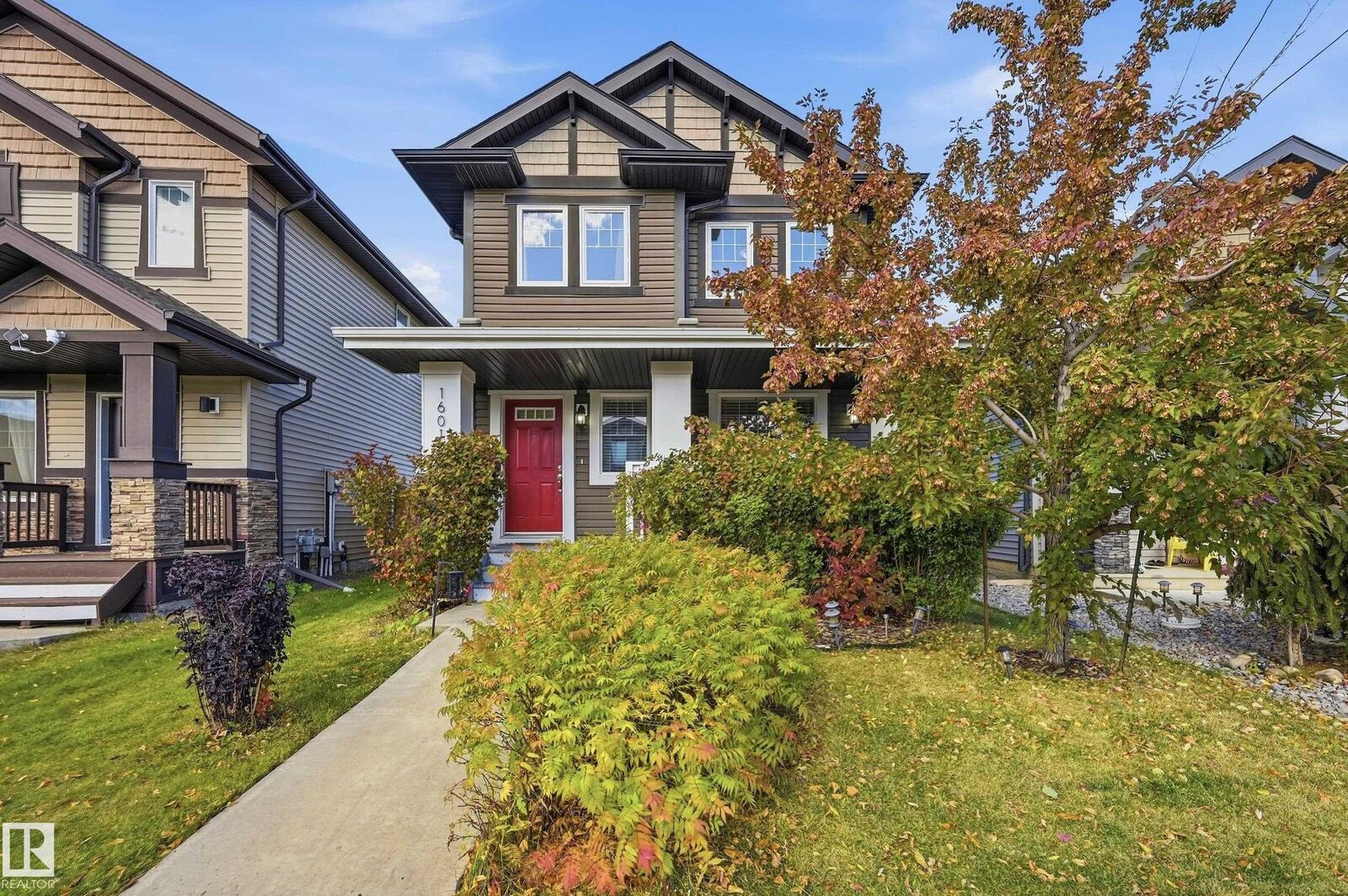 Property Photo:  16012 11 Avenue SW  AB T6W 2H6 