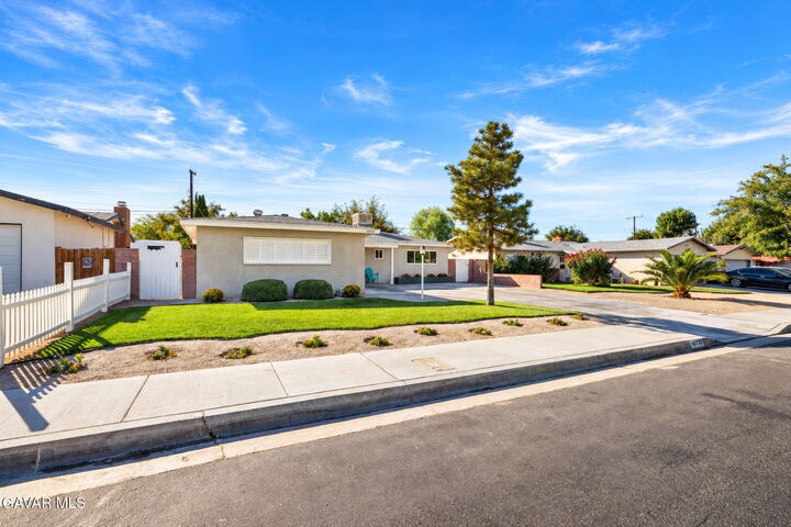 Property Photo:  43735 Gadsden Avenue  CA 93534 