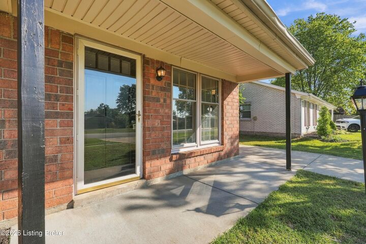 Property Photo:  9719 Lake Elkhorn Dr  KY 40291 