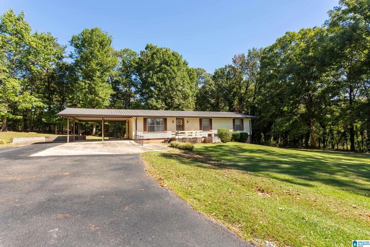 Property Photo: 3054 Easonville Road AL 35128