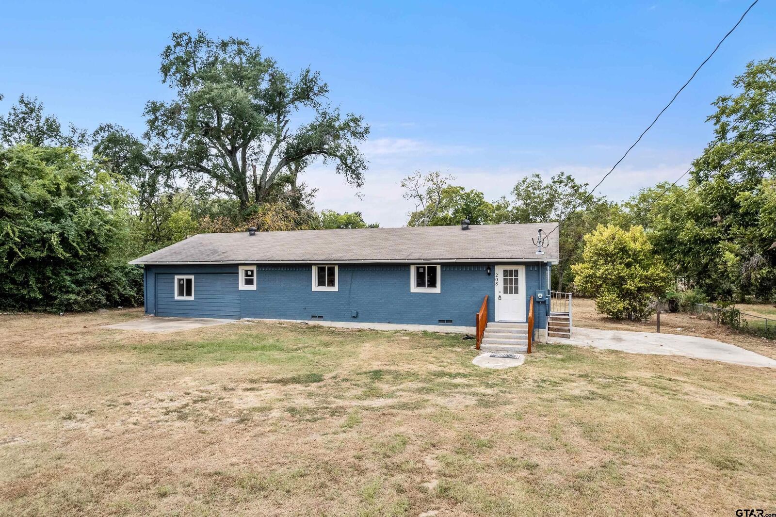 Property Photo: 208 Miller Street TX 75457