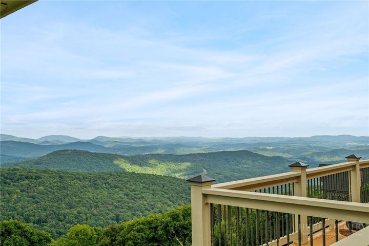 Property Photo: 459 Boone Ridge Lane NC 28607