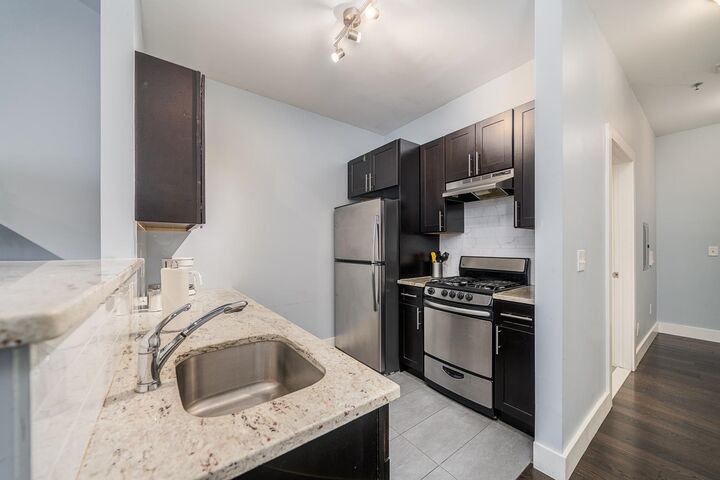 Property Photo:  235 Orient Ave 3  NJ 07305 