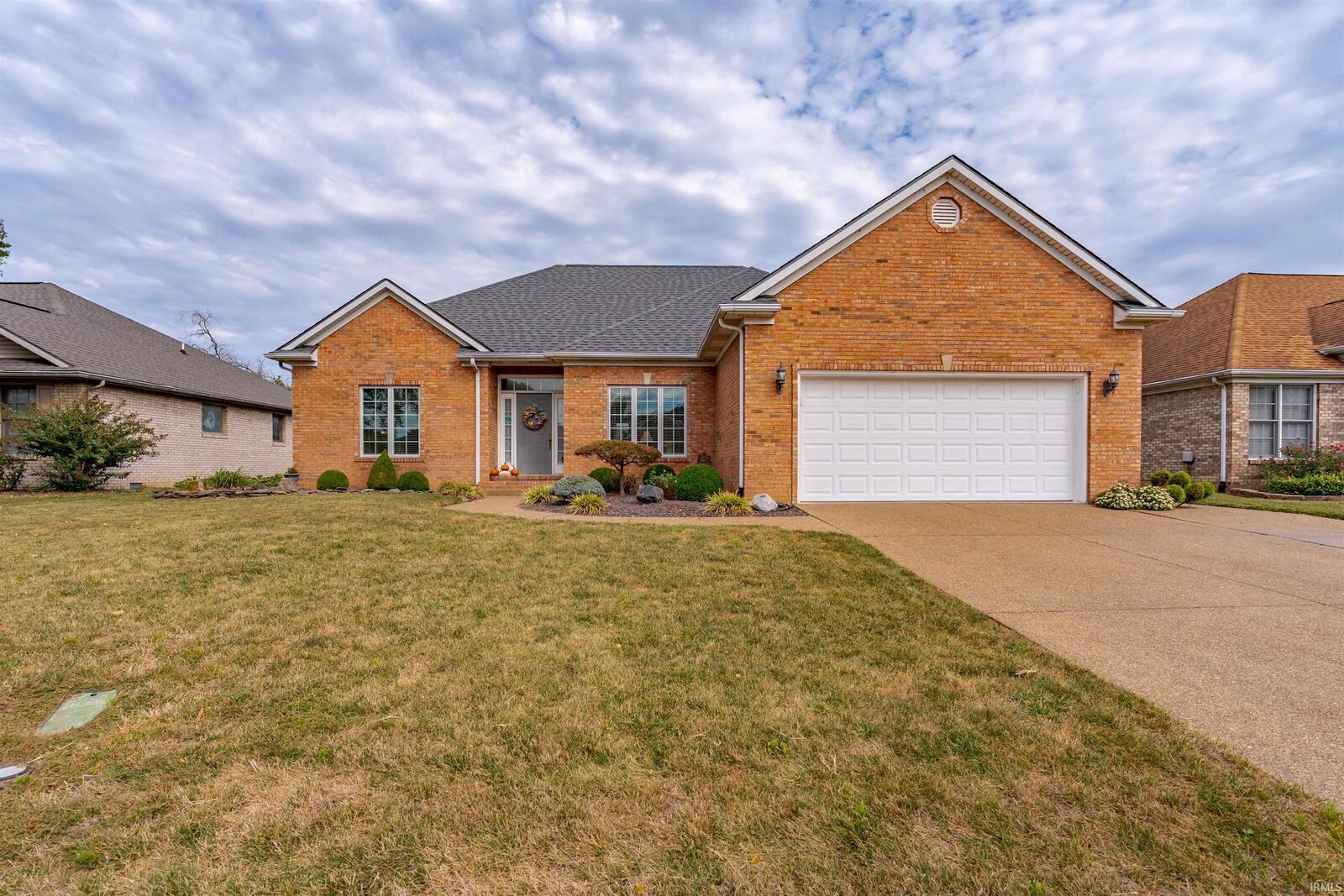 Property Photo:  200 Westbriar Road  IN 47630 