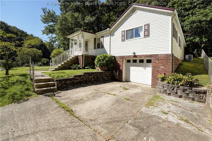 Property Photo:  605 Charmac Drive  WV 25302 