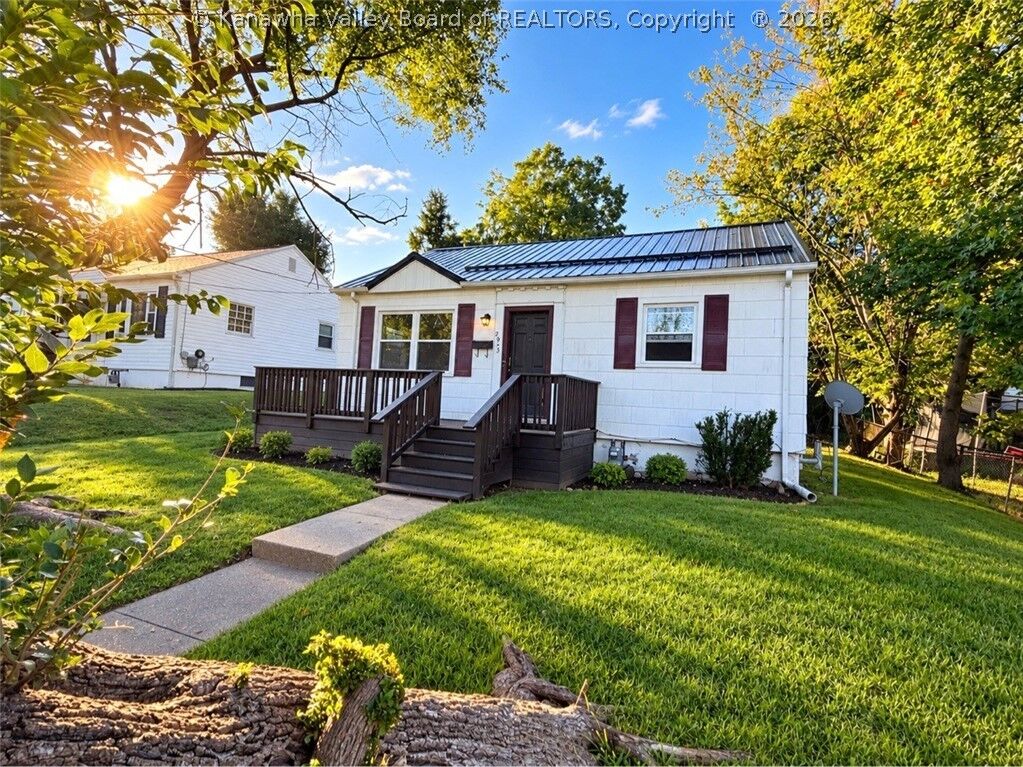 Property Photo:  2913 Pence Street  WV 52303 