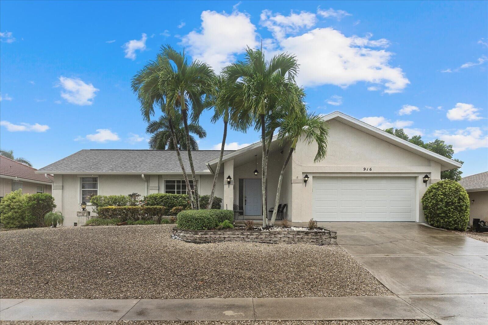 Property Photo: 916 Loyalty Avenue FL 34145