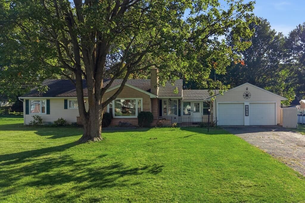 Property Photo: 1023 Mt Auburn OH 44805