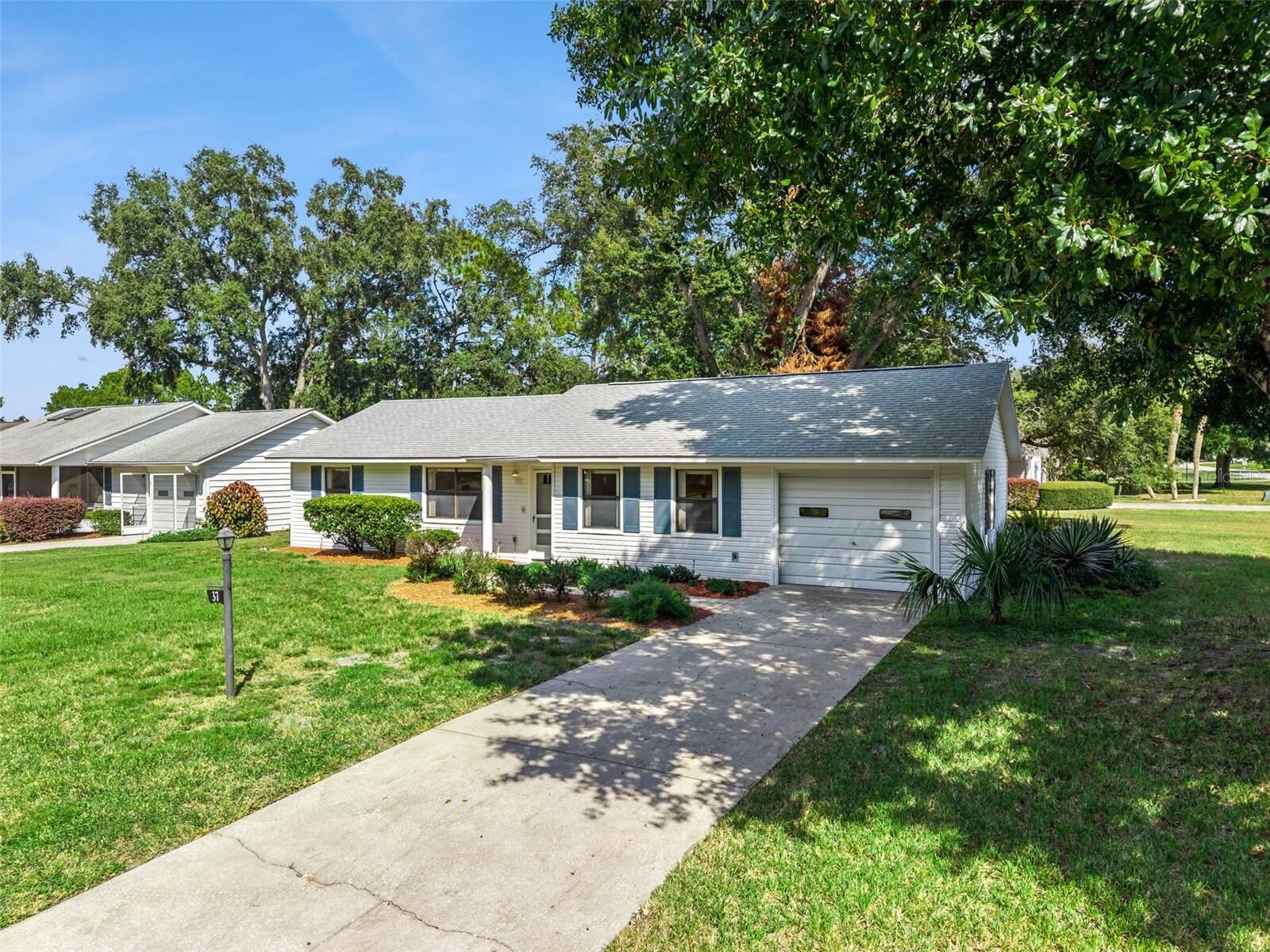 Property Photo:  37 Gordon Court  FL 34788 