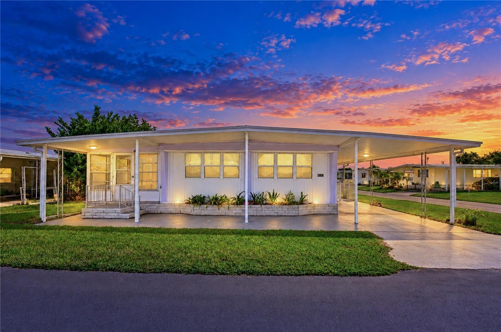 Property Photo:  4710 Windy Lane  FL 33541 