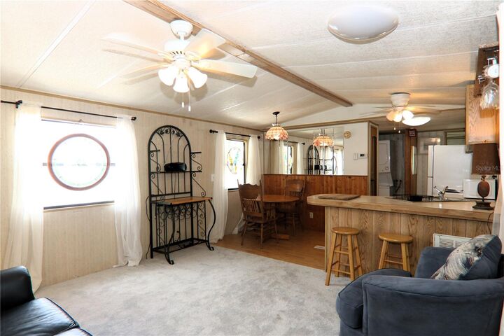 Property Photo: 118 N Starboard Drive FL 34285
