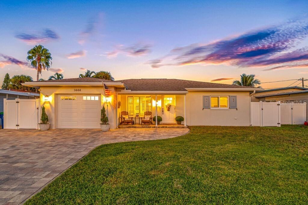 Property Photo:  1444 Corey Way S  FL 33707 