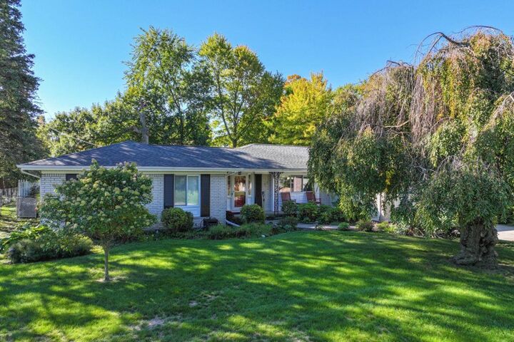 Property Photo:  2119 Blackthorn Drive  MI 48509 