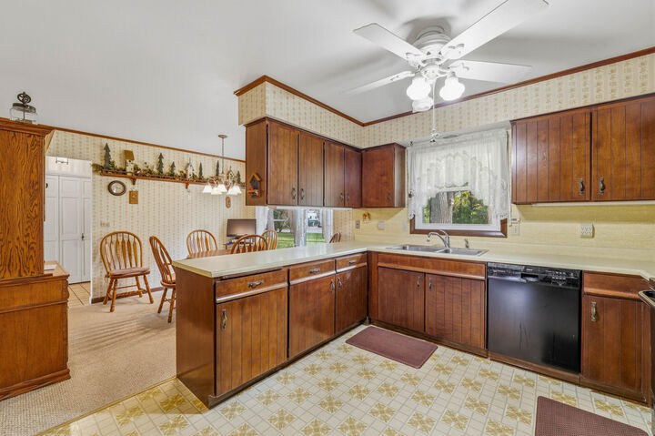 Property Photo: 611 River Dr WI 53050
