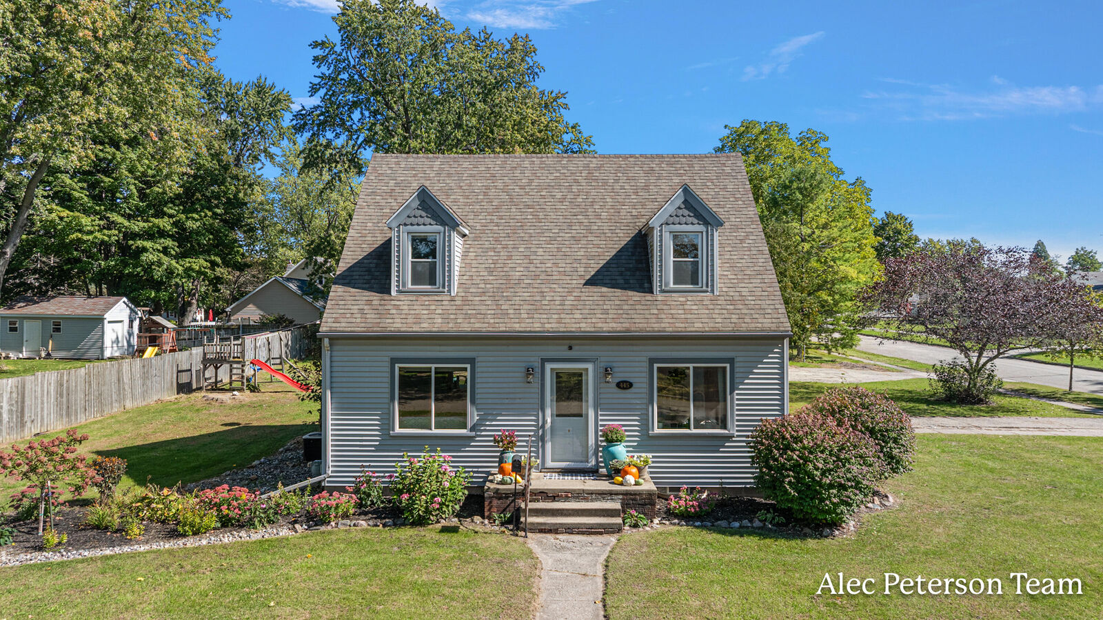 Property Photo:  445 Green Street  MI 48837 