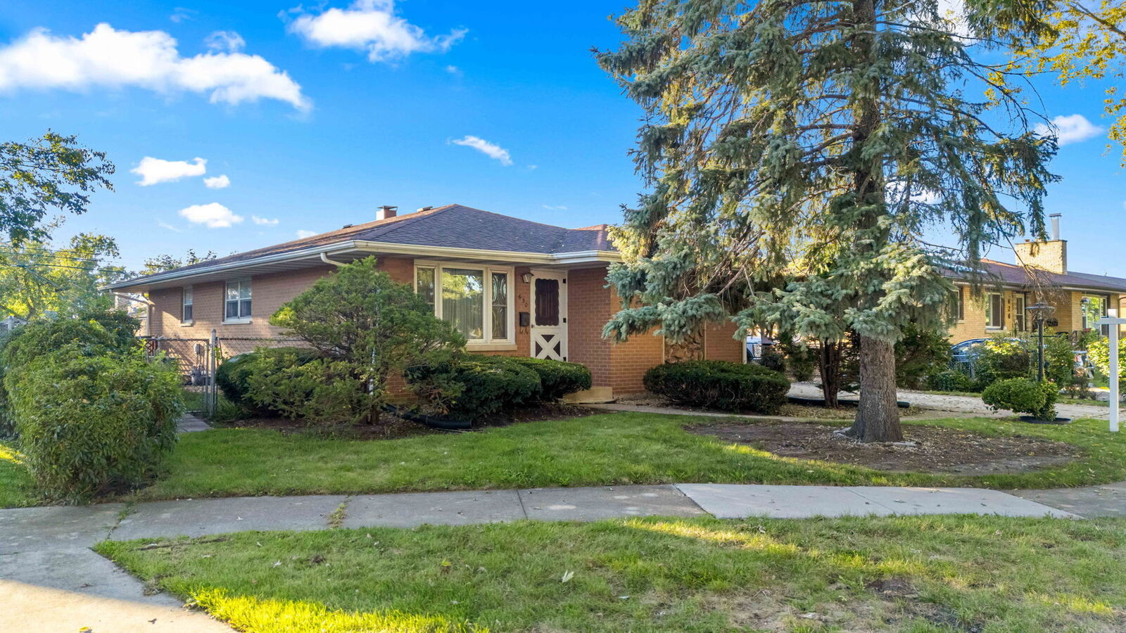 Property Photo:  630 De Angelis Court  IL 60411 