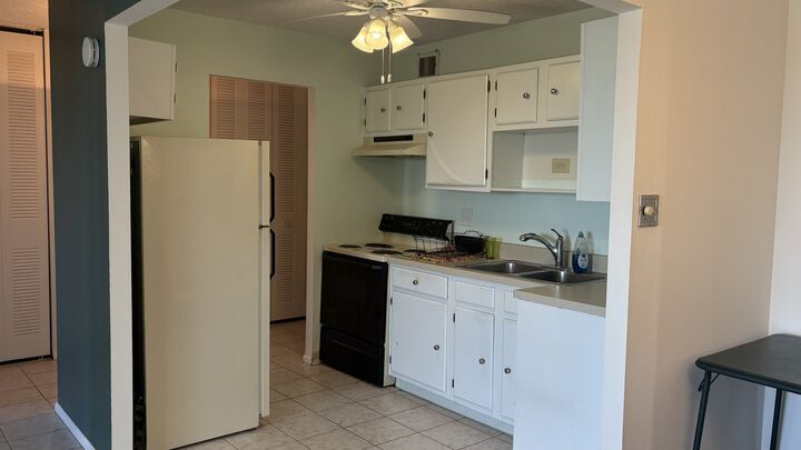 Property Photo: 9701 N Dee Road N 601K IL 60714