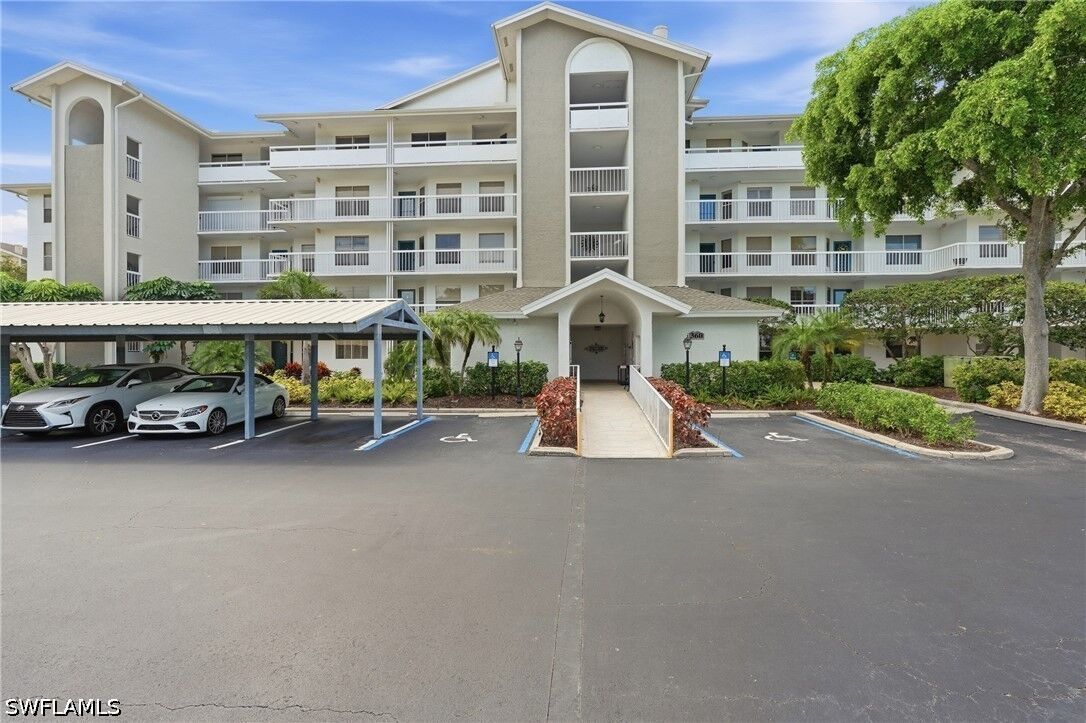Property Photo: 360 Horse Creek Drive 207 FL 34110