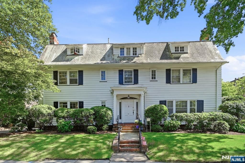 Property Photo:  415 Ridge Street  NJ 07104 