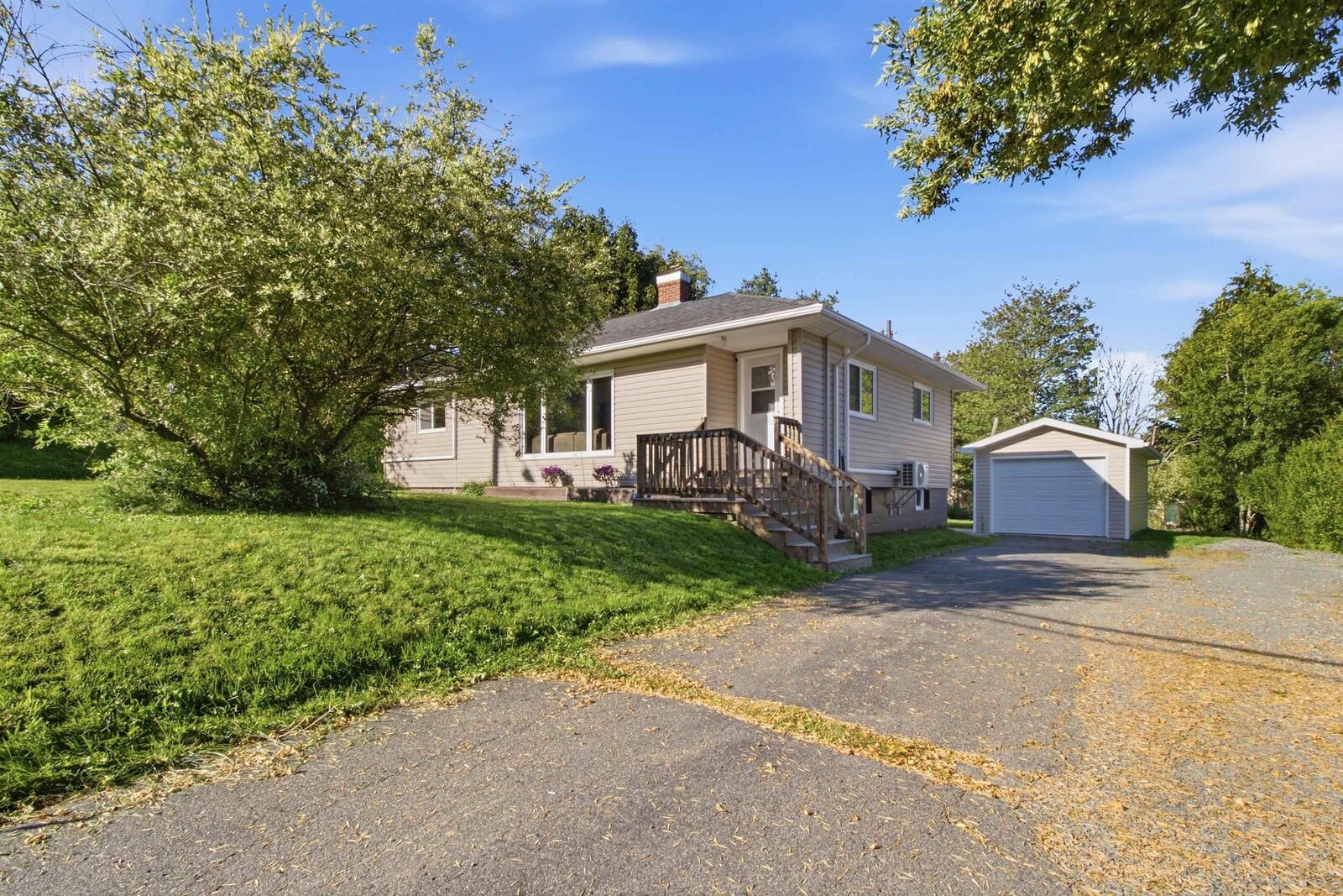 Property Photo:  122 Campbell Avenue  NS B0N 2T0 