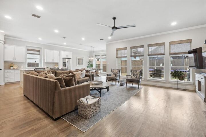 Property Photo: 410 Hearth Terrace TX 76226