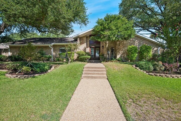 Property Photo: 7603 Queens Ferry Lane TX 75248