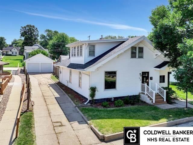 Property Photo: 714 N Iowa Avenue NE 68467