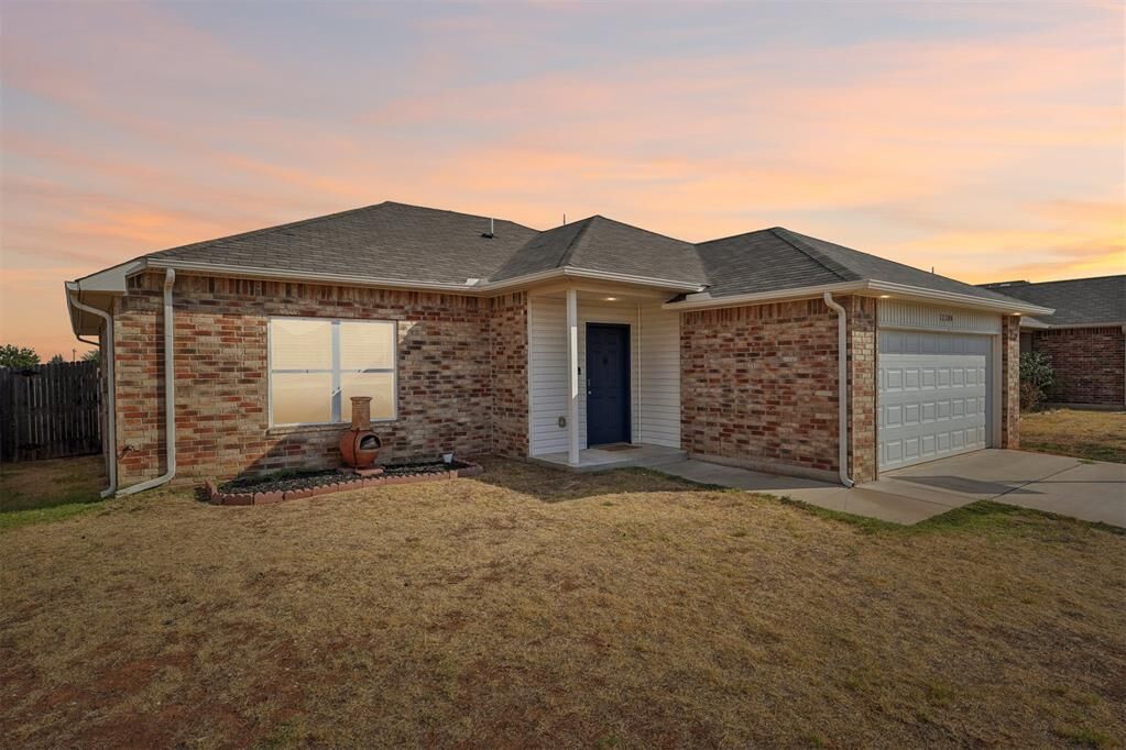 Property Photo: 11105 NW 98th Street OK 73099