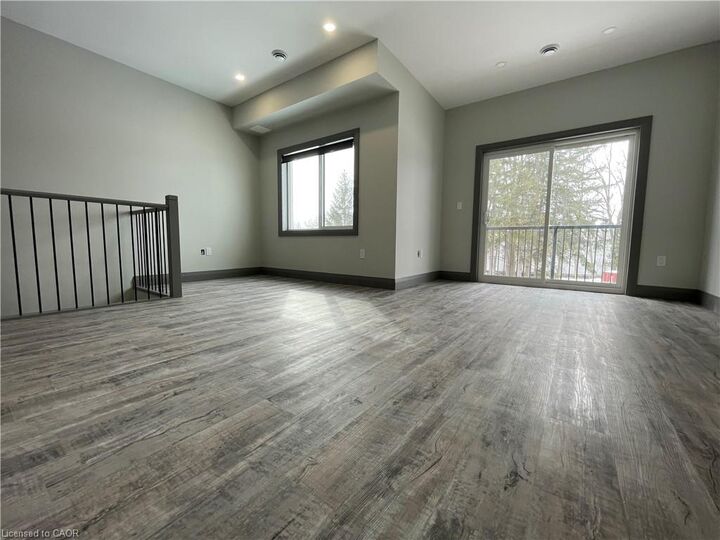 Property Photo:  600 Norfolk Street 301  ON N3Y 0H5 