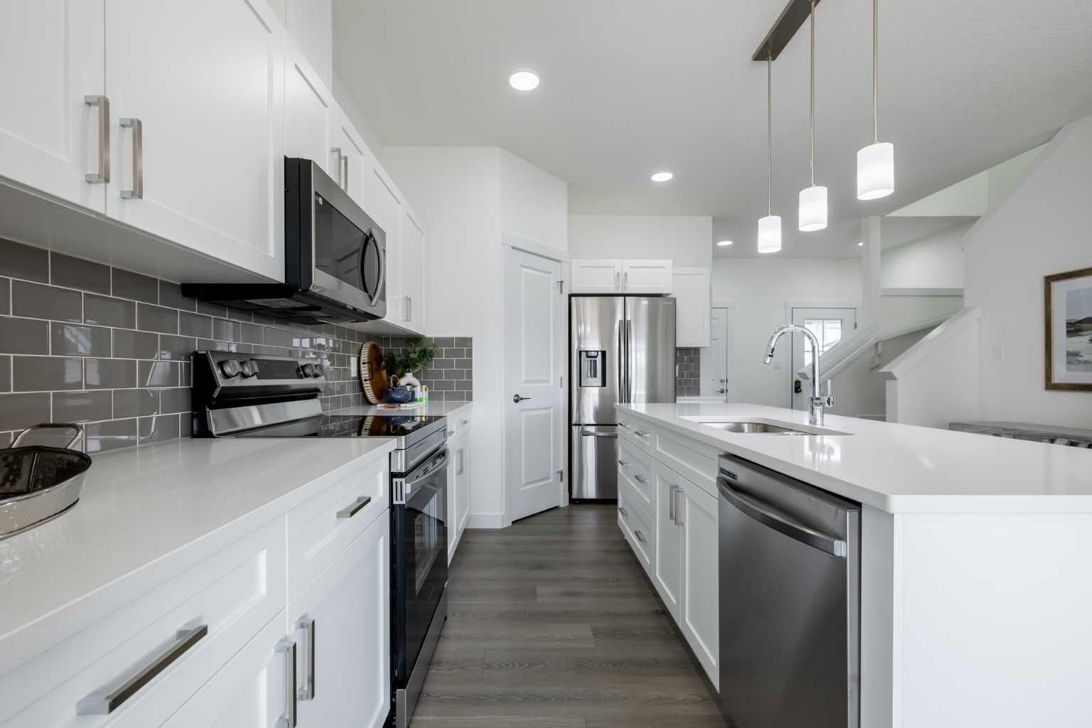 Property Photo:  721 Clearview Green  AB T2P 2G7 