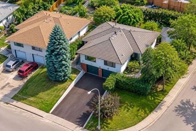 Property Photo:  1415 Rosehill Drive NW  AB T2K 1M3 