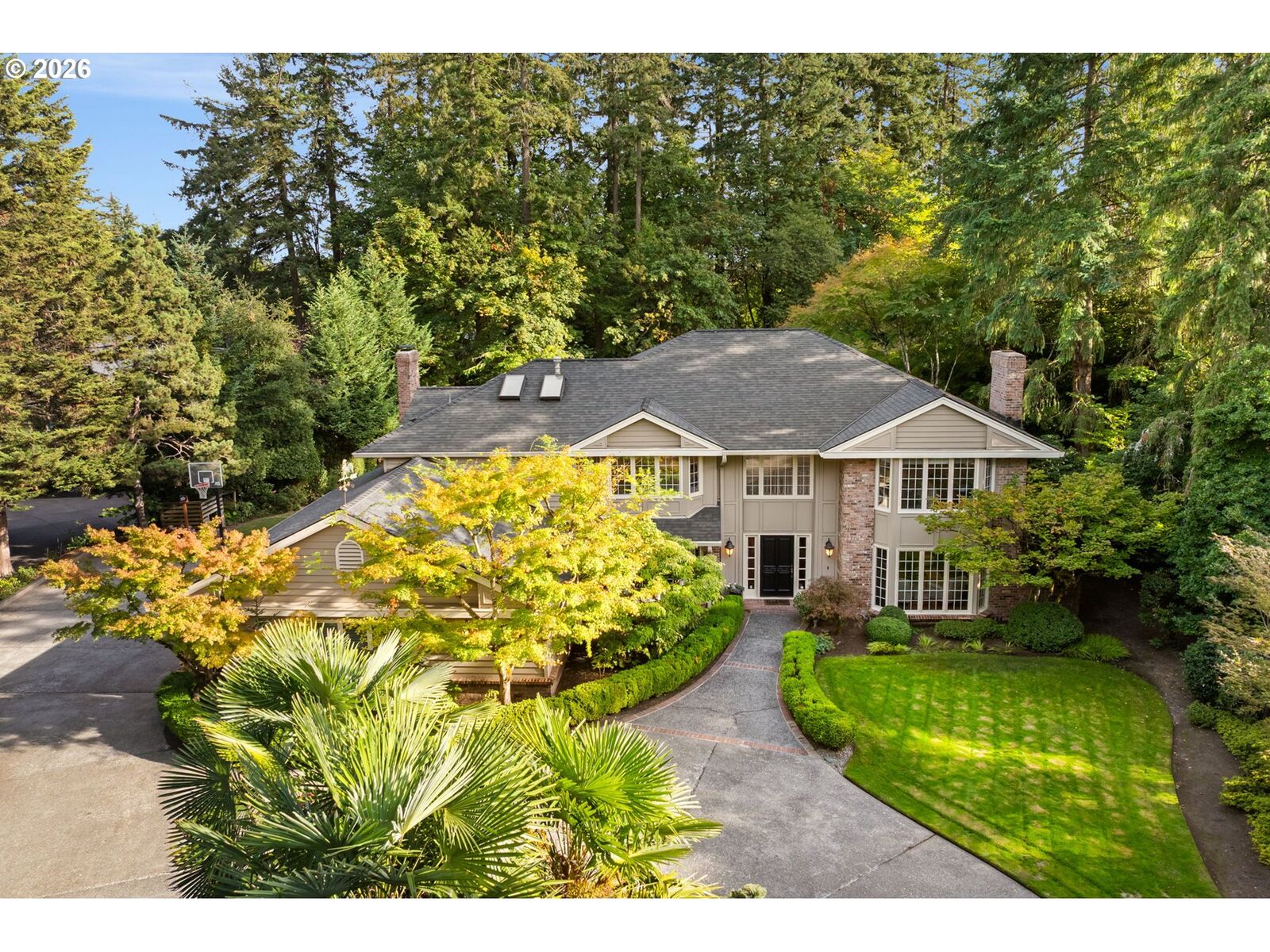 Property Photo: 1618 S Corbett Hill Cir OR 97219