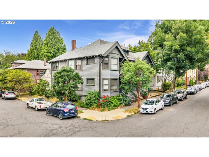 Property Photo:  601 NE Randall Ave  OR 97232 