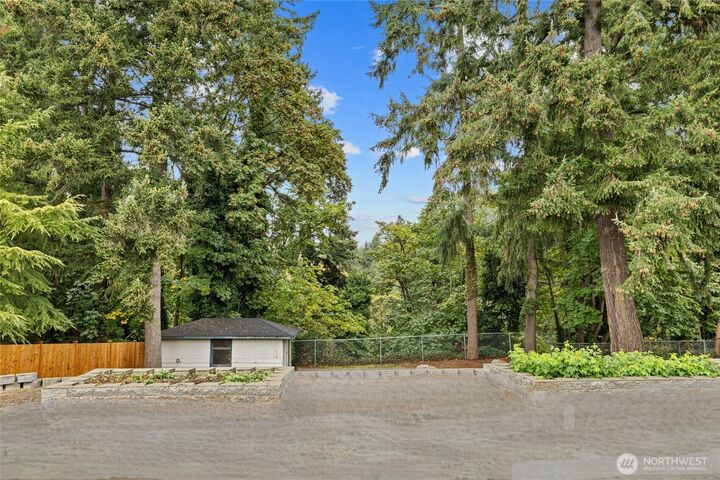 Property Photo:  730  Woodland Way  WA 98030 