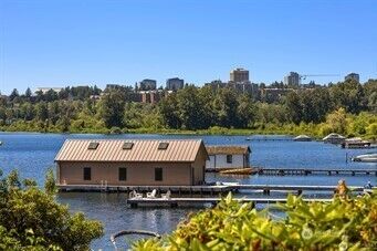 Property Photo: 3333 43rd Avenue NE WA 98105