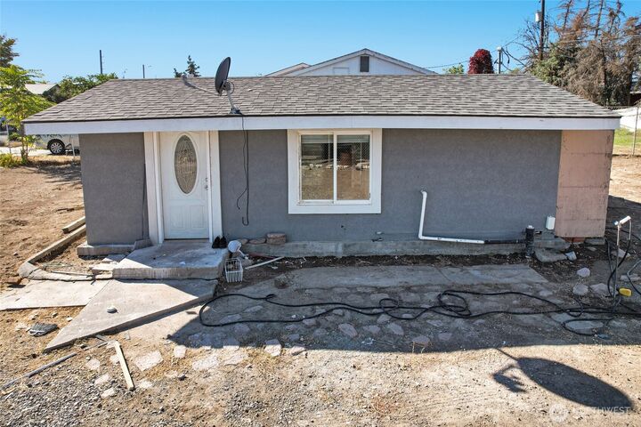 Property Photo:  9802  Highland Drive NE  WA 98837 