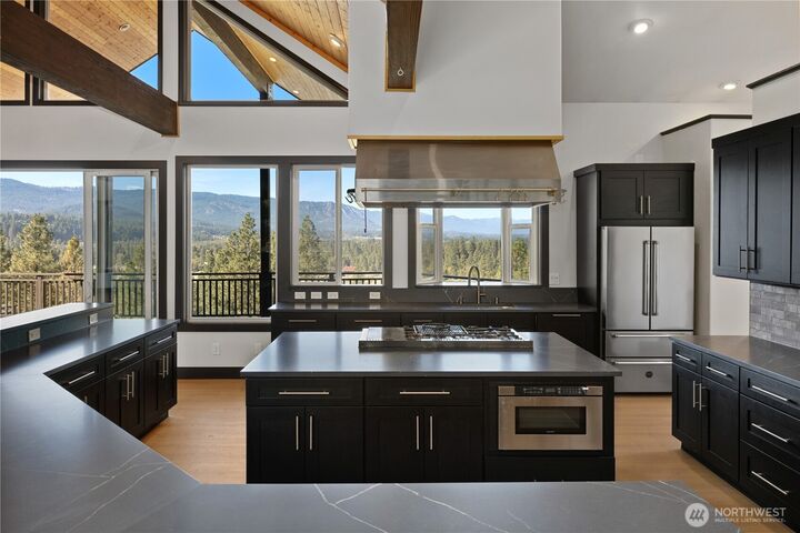 Property Photo:  2262  Lambert Road  WA 98922 