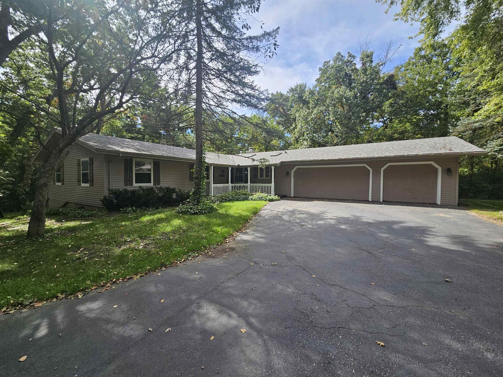 Property Photo:  7515 Chantelle Lane  IL 61073 