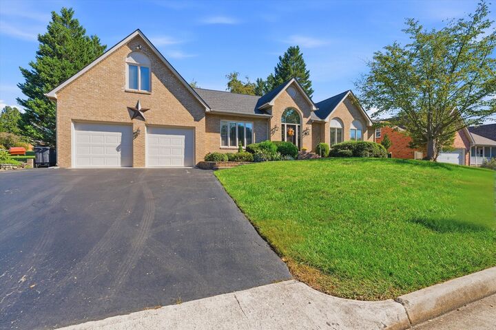 Property Photo: 5232 Dresden Ln VA 24012