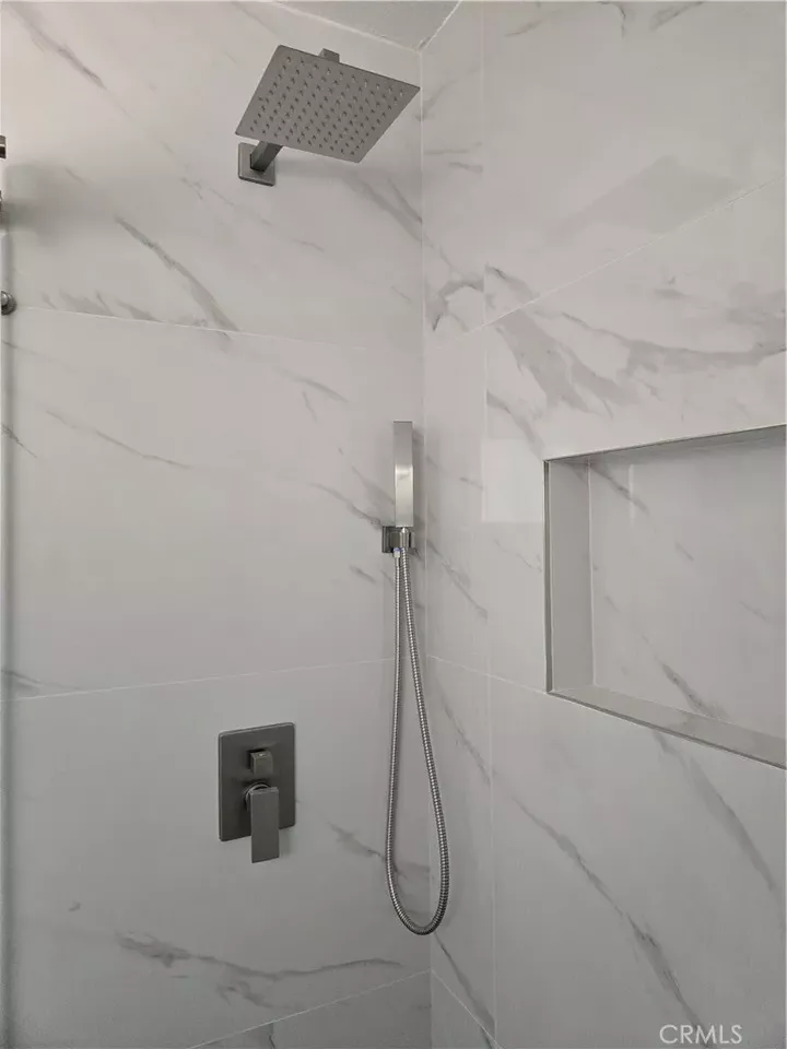 Property Photo:  407 E Yale Loop  CA 92614 