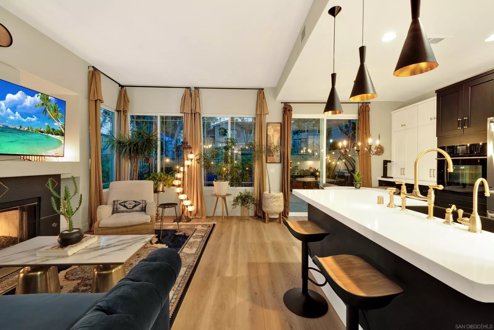 Property Photo: 12079 World Trade Dr 4 CA 92128