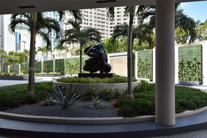 Property Photo:  540 Brickell Key Dr 902  FL 33131 