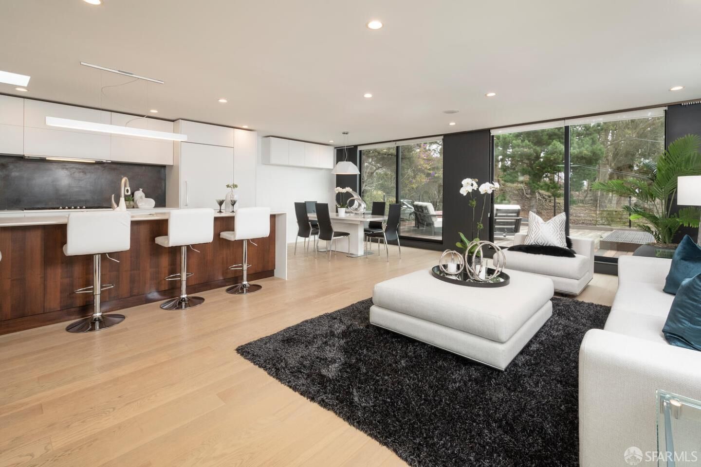 Property Photo:  419 Baden Street  CA 94131 