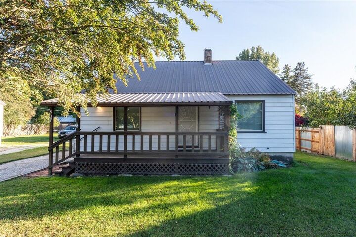 Property Photo: 807 W Main Ave WA 99109