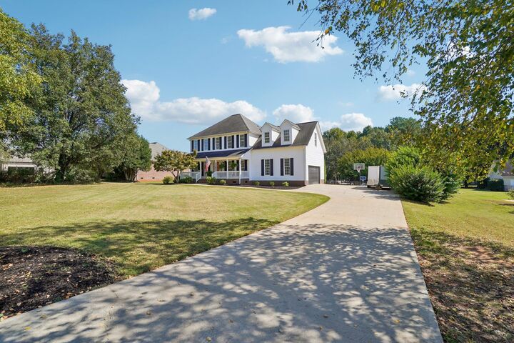 Property Photo: 287 Hunters Pointe Drive SC 29303