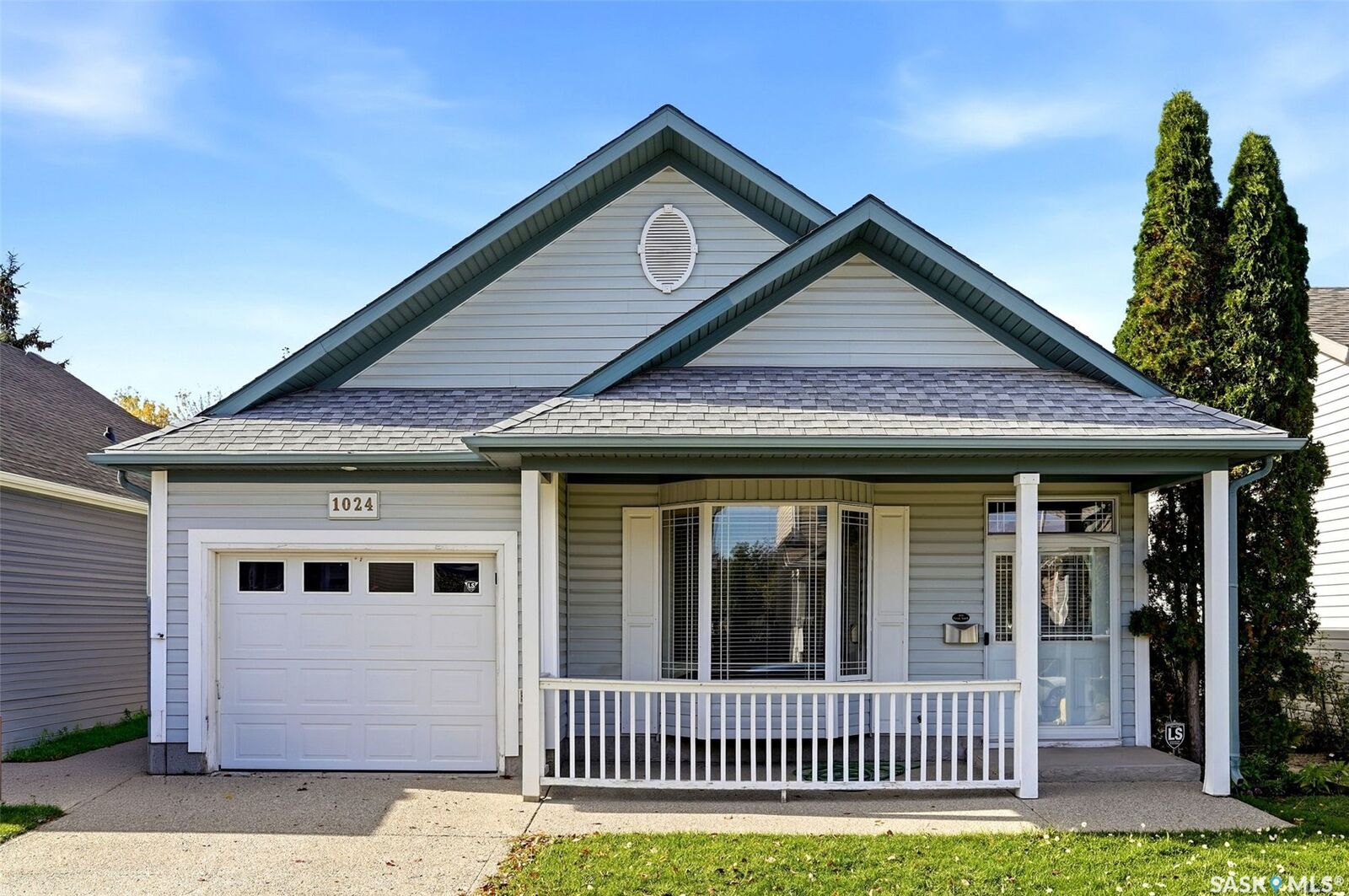Property Photo: 1024 Snowberry Way N SK S4X 4N8