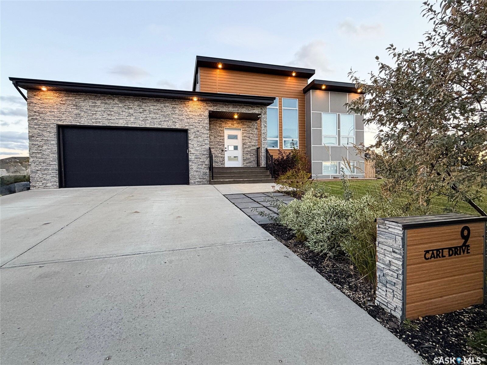 Property Photo: 9 Carl Drive SK S9X 1Z9